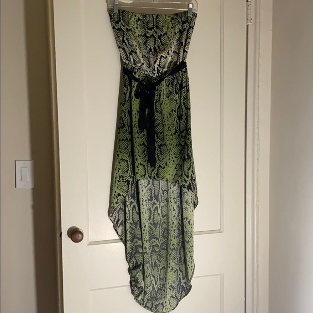 NWT 2Bebe hi-low printed dress
